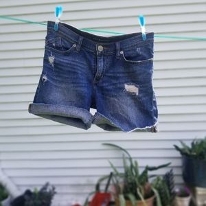 6 shorts distressed